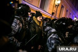 Сотни человек вышли на протесты в Абхазии: чего хотят митингующие, причем тут Россия