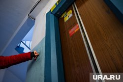 Учитель физкультуры якобы катал в лифте школьницу в пять часов утра (архивное фото)