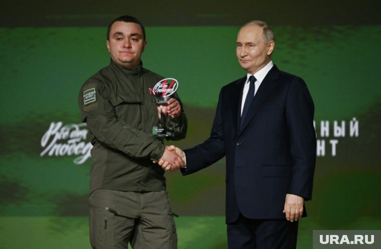 Президент вручил премию «Все для Победы!» главному конструктору компании-разработчика систем подавления БПЛА «Русский купол» Ивану Солдатову