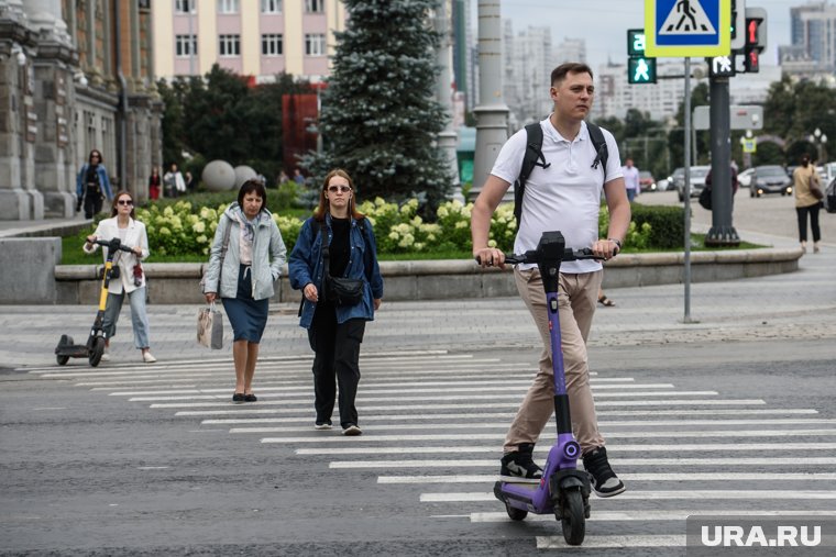 На самокатчиков-лихачей можно смело жаловаться в ГИБДД