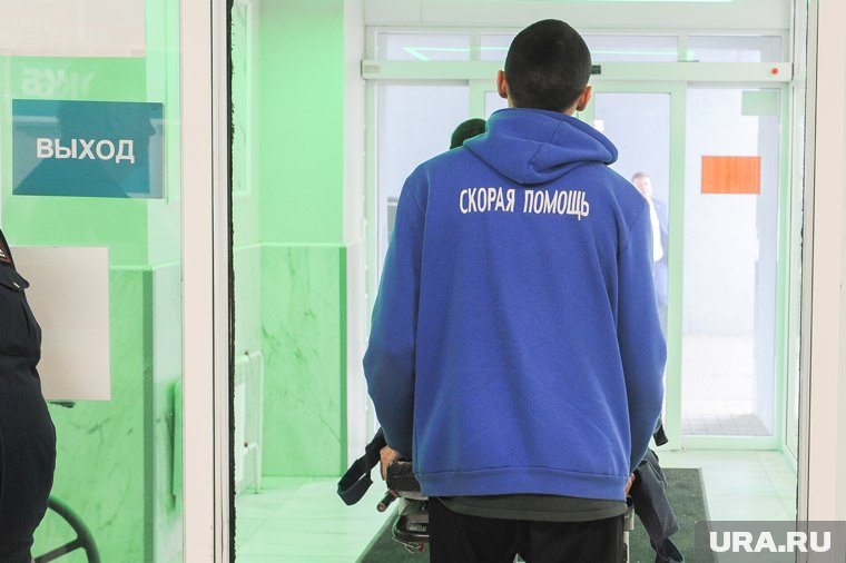Мальчика с резаной раной стопы доставят в детскую больницу