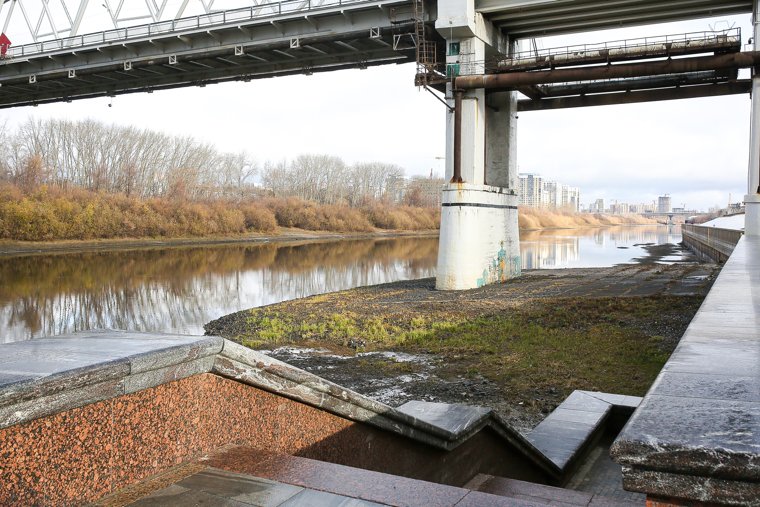 Фото сделано 28 октября. Река стала заметно уже