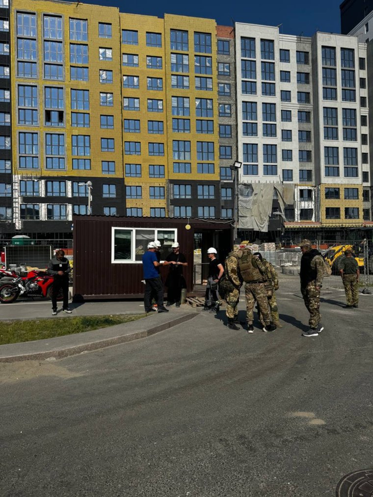 Операция по проверке документов началась рано утром 1 июля