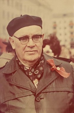 Витебский на праздничной демонстрации в 1980 году