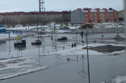 Отремонтированные участки дороги в Новом Уренгое полностью затоплены 