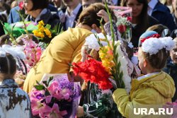 Самым популярным презентом для педагога среди челябинцев остаются цветы