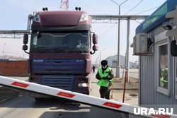 Большегрузы из Китая в Россию пристально проверяют пограничники