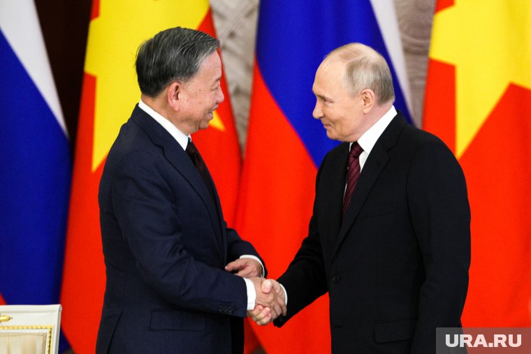 Путин побеседовал с То Ламом
