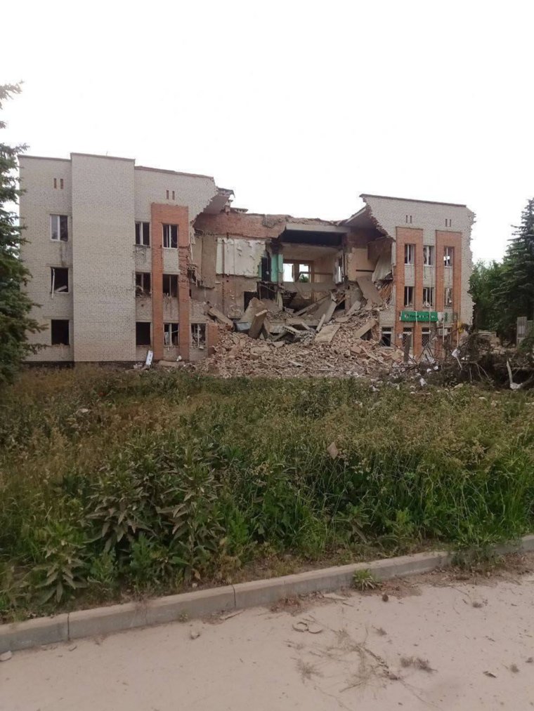 Дроны ВСУ атаковали здание администрации в Большесолдатском районе