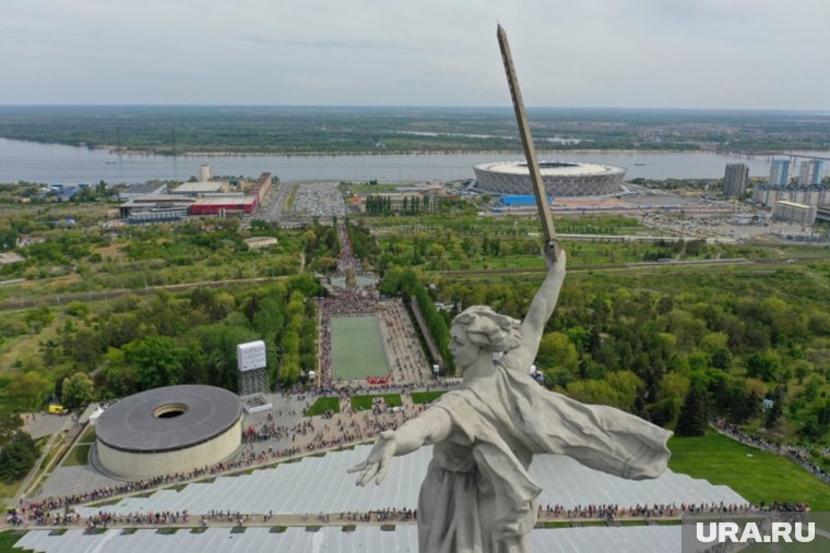 Именно с нее скульптор делал эскизы лица Родины-матери скульптор сделал, вдохновившись образом простой жительницы Волгограда