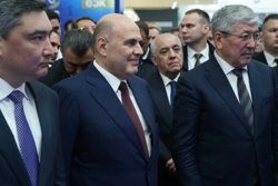 Вместе с коллегами по ЕАЭС премьер Михаил Мишустин прошел по выставке «Иннопром.Беларусь»