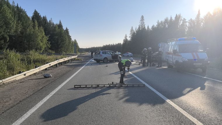 В ДТП также пострадали два человека