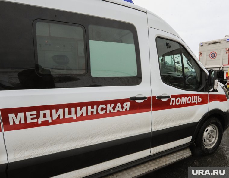 Скорая везет раненого ребенка в больницу (фото из архива)