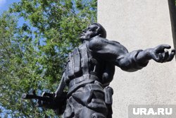 Жительнице Кургана грозит срок за танцы на мемориале