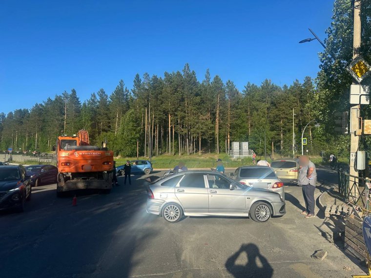 Водитель экскаватора не выбрал безопасную дистанцию