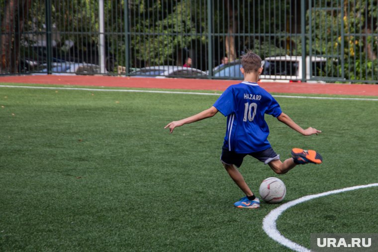 На стадионе могут играть футболисты любого возраста 
