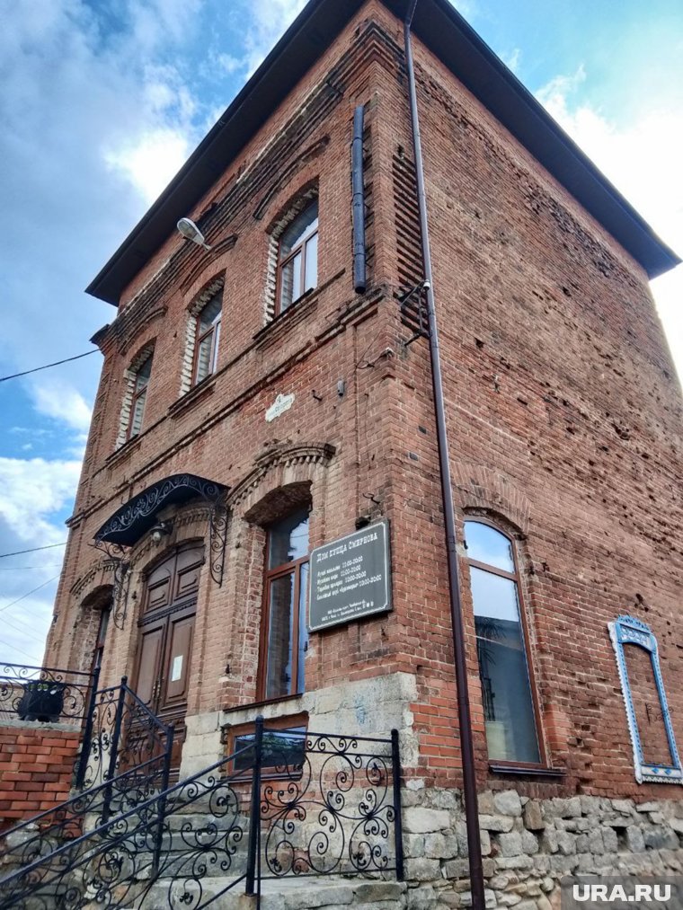 Вход в дом со двора