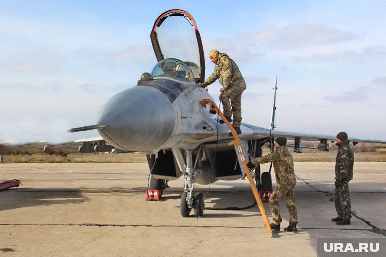 Запад предложил ВСУ хитрую схему по поставкам дешёвых самолётов вместо F-16