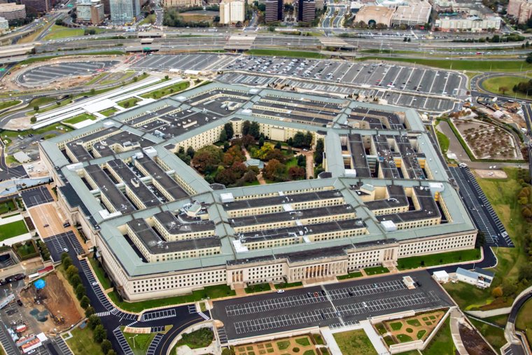 Европе необходимо меньше зависеть от США, заявил Бейкер