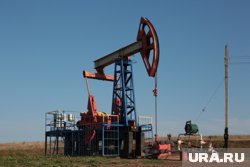 Нефтяные доходы России упадут на треть