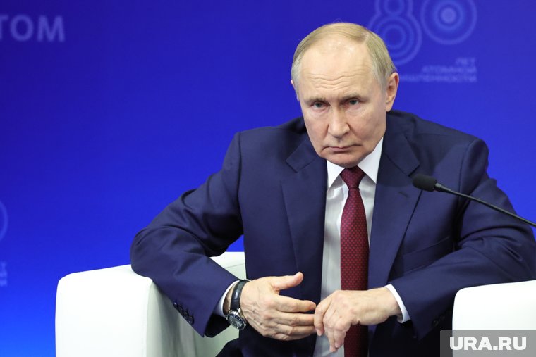 Президент Владимир Путин поздравил атомщиков с 80-летием со дня основания отрасли
