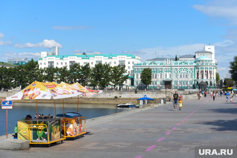 Новые методы борьбы с нелегальными торговцами введут в июле