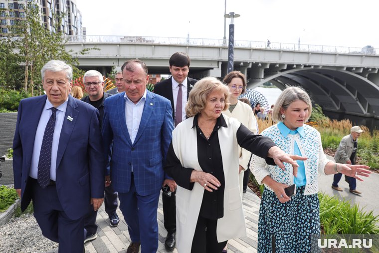 Для представителей власти провели отдельную экскурсию 