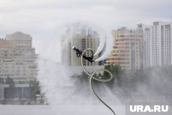 Новоуренгойцев развлекают выступления флайбордистов