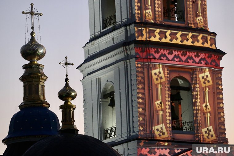 В течение полугода после смерти тело святителя оставалось нетленным