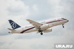 Sukhoi Superjet 100 российской авиакомпании «Азимут» совершил аварийную посадку в аэропорту Антальи