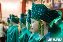 Девочка пришла не в массивном кокошнике, а в виде ободка (архивное фото)