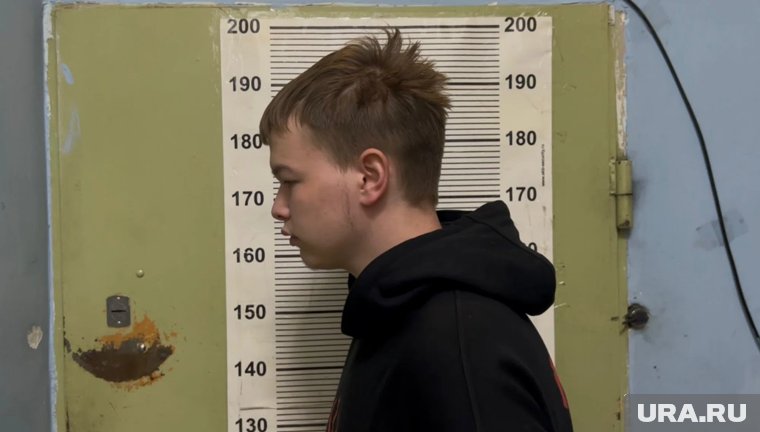 Мужчине всего 18 лет