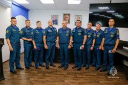 Восемь сотрудников МЧС получили новые звания