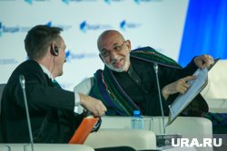 Карзай (справа) заявил, что Россия является важным партнером Афганистана 