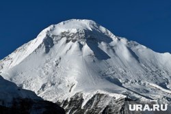 За альпинистами, погибшими на горе Дхаулагири в Непале, не могут вылететь из-за сильного ветра