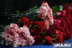 В честь жителя Ялуторовского района установили мемориальную доску на родине
