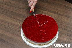 В День семьи депутат поздравила семью из Нобярьска с праздником