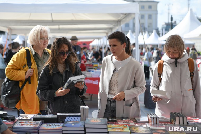 На «Красной строке» можно купить книги подешевле