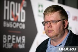 Политолог Павел Данилин рассказал, что россияне стали лучше фильтровать информацию из пабликов и СМИ