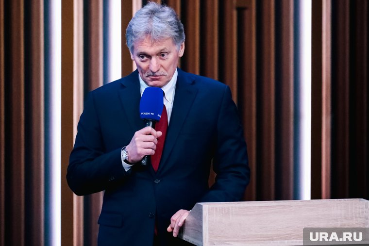 Песков рассказал, что президент РФ в онлайн-режиме получал информацию о ЧП на объектах РФ