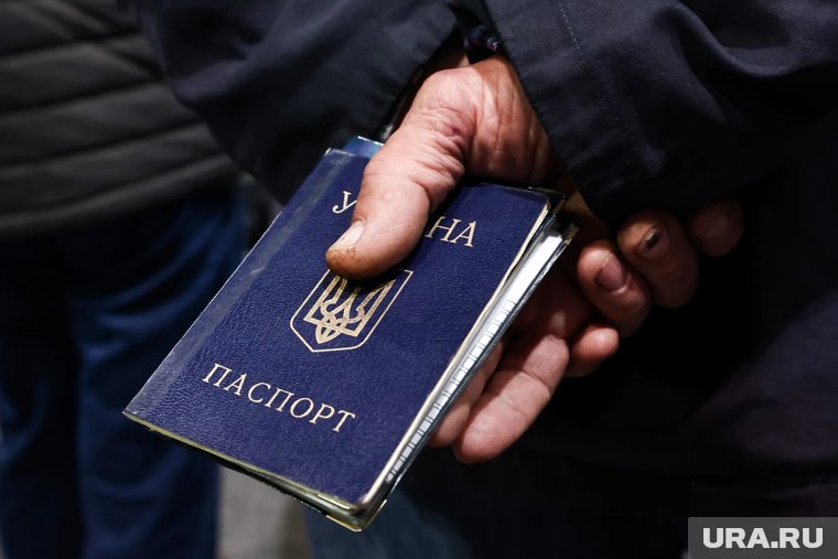 Зеленский рассмотрит петицию о лишении гражданства Украины Труханова