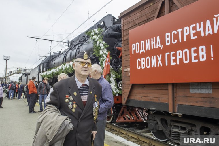 В честь Дня героя Отечества в Москве, в Георгиевском зале Кремля, проходит торжественный прием с участием Героев Отечества