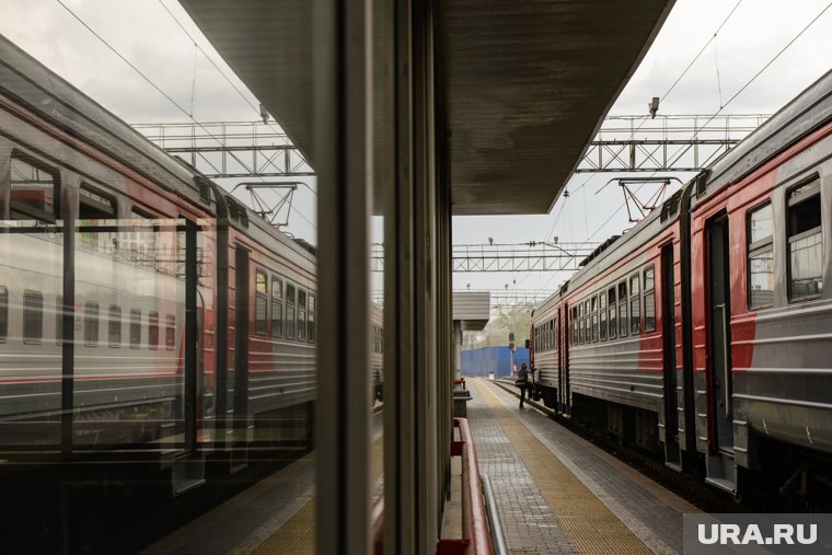 Сотрудница пригородной компании заявила, что велосипеды в электричке можно провозить только в тамбуре