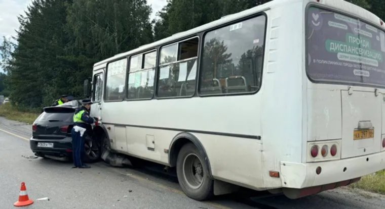 В той аварии пострадали четыре человека