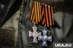 Моор вручил тюменцам Георгиевские кресты и другие высшие государственные награды