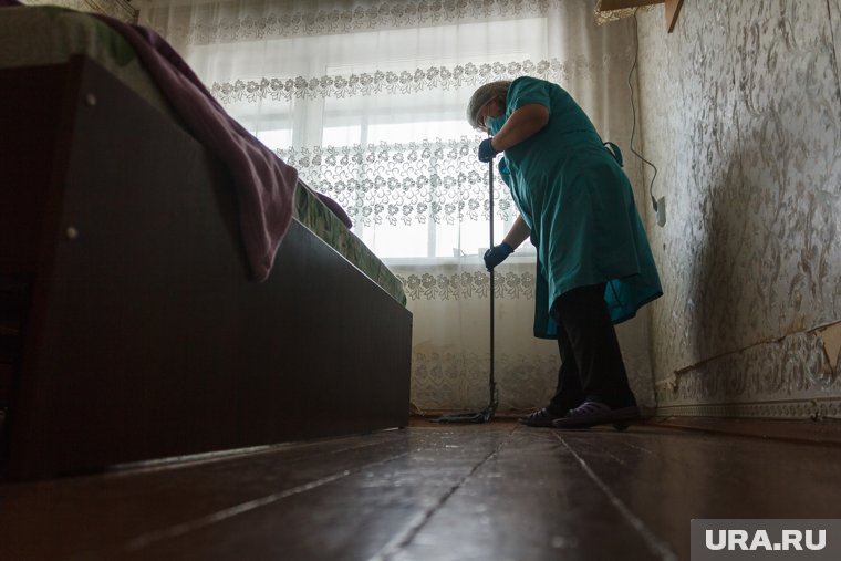 У потенциальной сиделки руководство не спросило ни про образование, ни про медкнижку