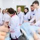 Мишустин одной премией поддержал и педагогов, и медиков