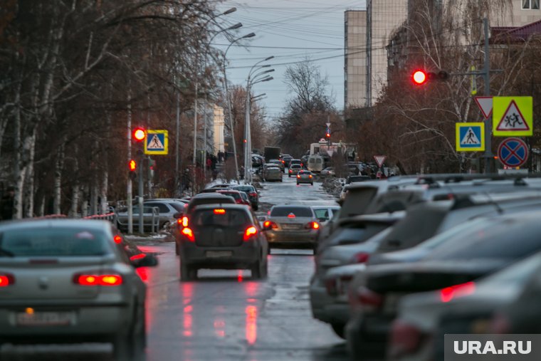 В Кургане начали менять режим работы светофоров