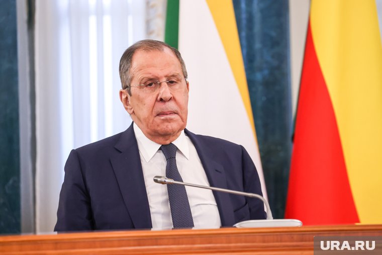 Лавров заявил, что США хотели посадить делегации России и Украины в соседние комнаты