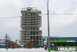 По проекту здание должно стать деловым центром с бассейном и двухэтажной парковкой